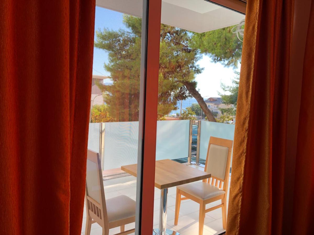 夏季套房酒店 Sarandë 外观 照片