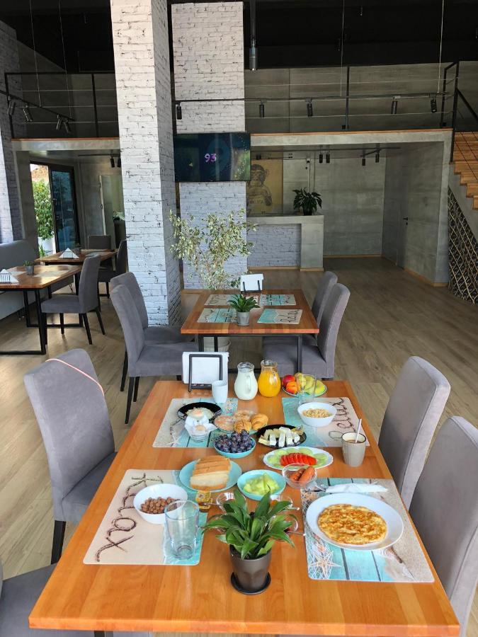 夏季套房酒店 Sarandë 外观 照片